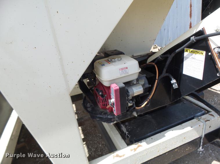 image for item DB5890 Friesen Titan 4SE seed tender