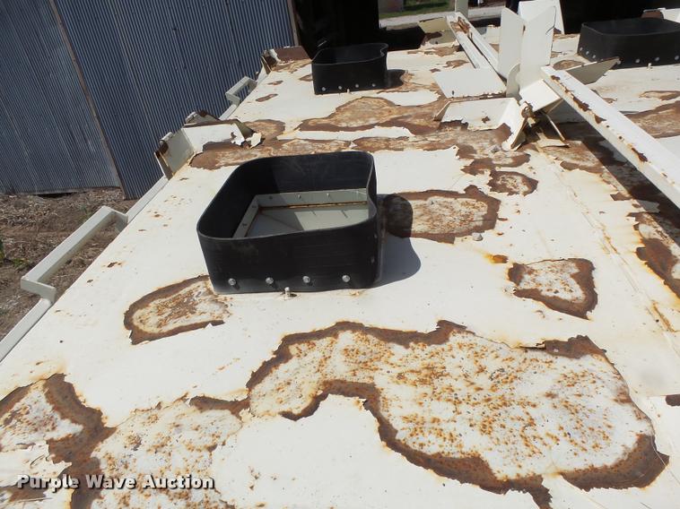 image for item DB5890 Friesen Titan 4SE seed tender