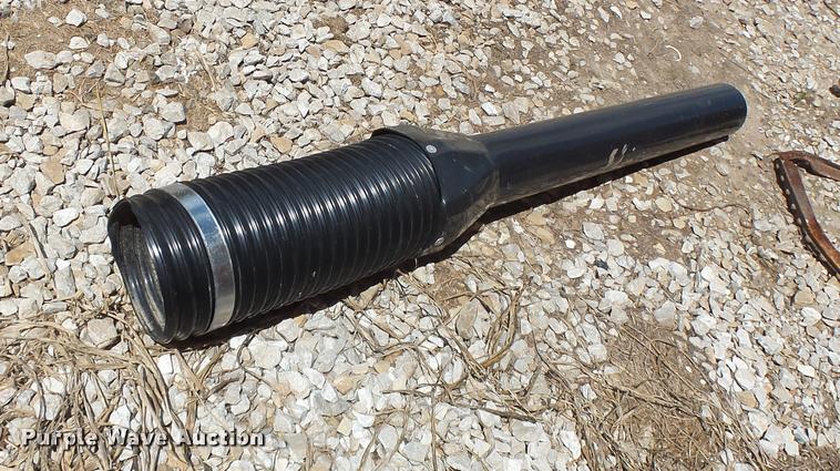 image for item DB5890 Friesen Titan 4SE seed tender