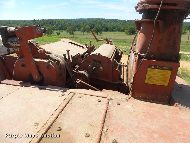 image for item DB7420 Hesston 7155 forage harvester