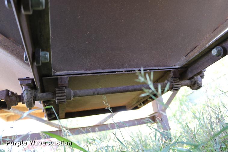 image for item DB9354 2006 shop built double hopper bottom grain trailer