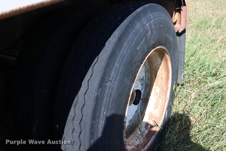 image for item DB9354 2006 shop built double hopper bottom grain trailer