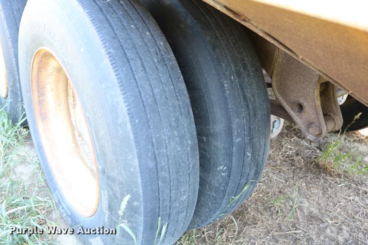 image for item DB9354 2006 shop built double hopper bottom grain trailer