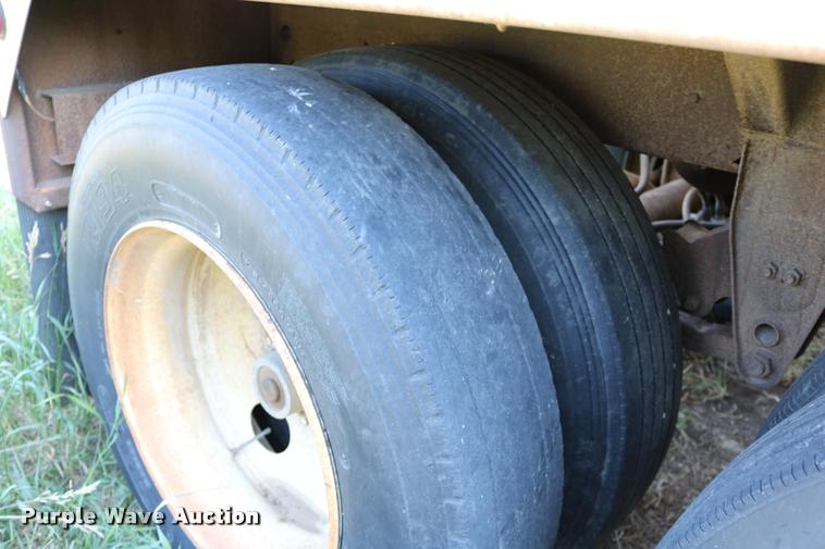 image for item DB9354 2006 shop built double hopper bottom grain trailer