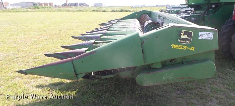 image for item DC3894 1996 John Deere 1253A row crop head