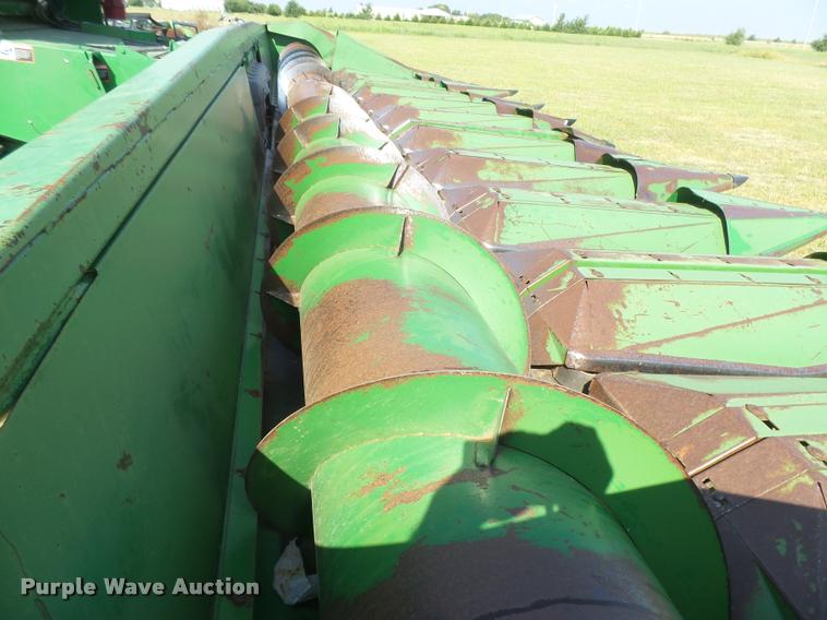 image for item DC3894 1996 John Deere 1253A row crop head