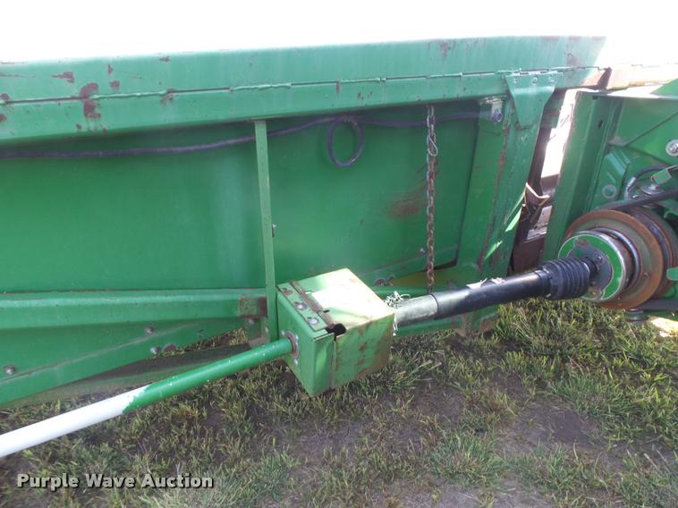 image for item DC3894 1996 John Deere 1253A row crop head