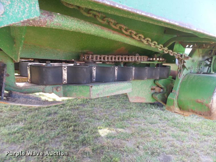 image for item DC3894 1996 John Deere 1253A row crop head