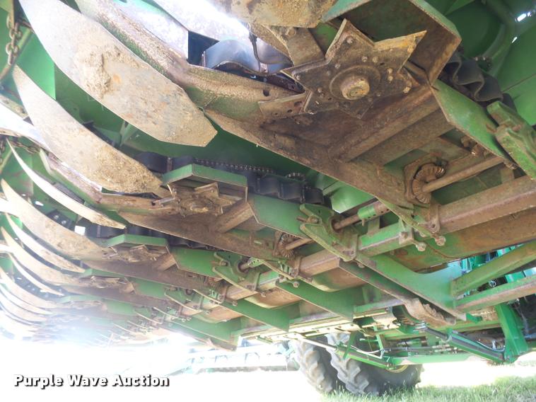 image for item DC3894 1996 John Deere 1253A row crop head