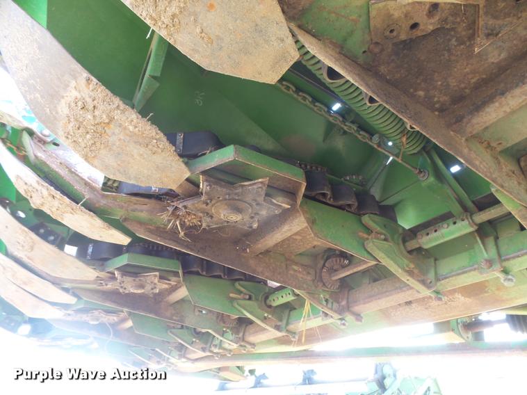 image for item DC3894 1996 John Deere 1253A row crop head