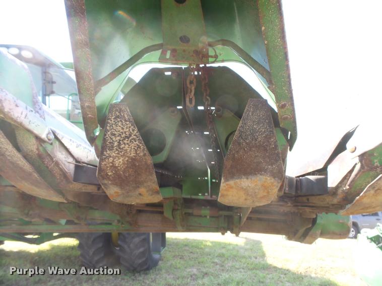 image for item DC3894 1996 John Deere 1253A row crop head