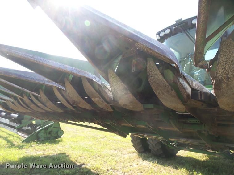 image for item DC3894 1996 John Deere 1253A row crop head