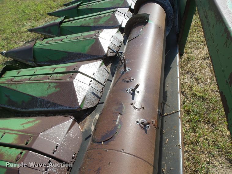 image for item DC3894 1996 John Deere 1253A row crop head