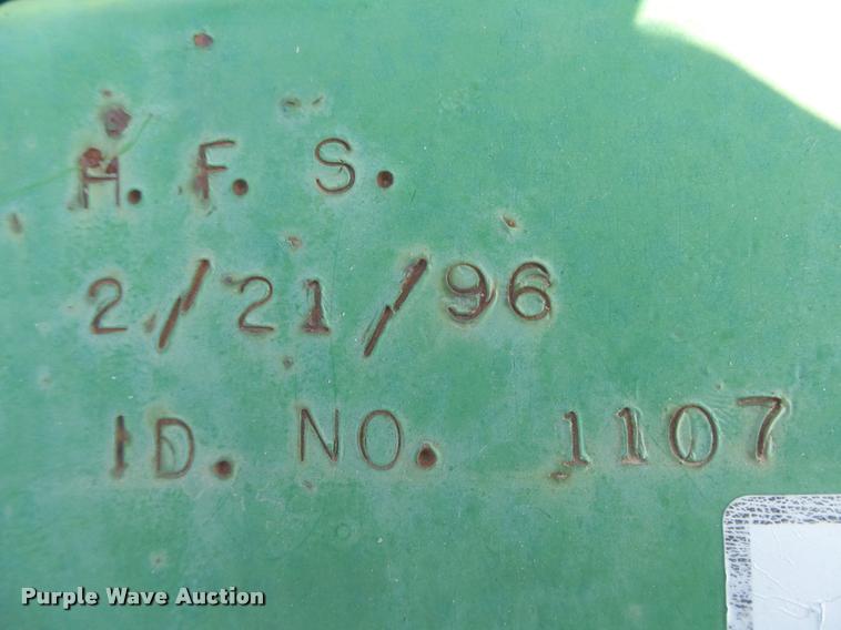 image for item DC3894 1996 John Deere 1253A row crop head