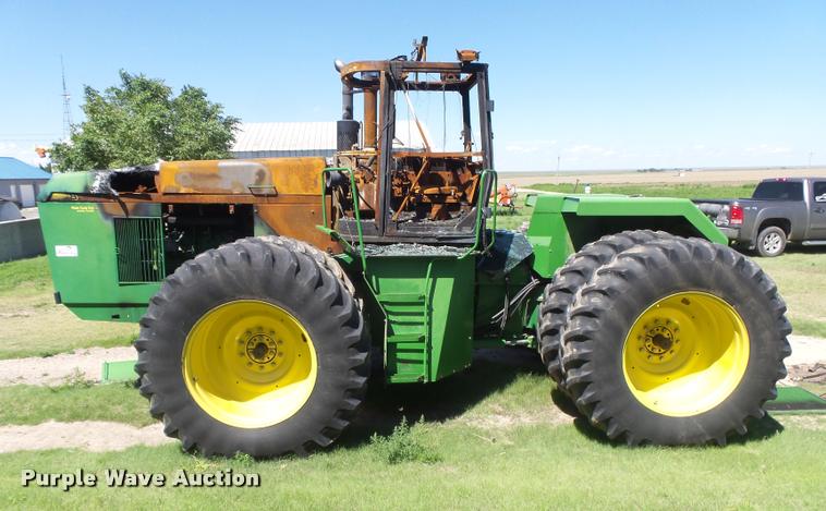 image for item DC3932 1995 John Deere 8570 tractor