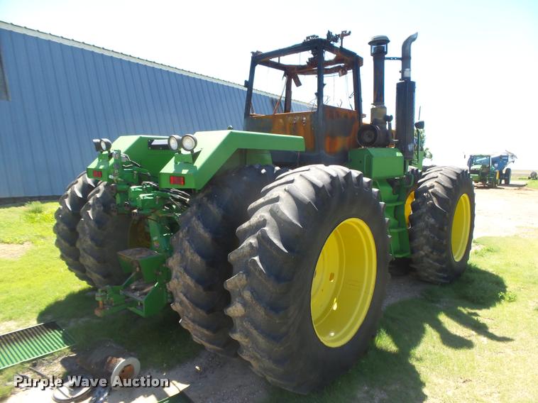 image for item DC3932 1995 John Deere 8570 tractor