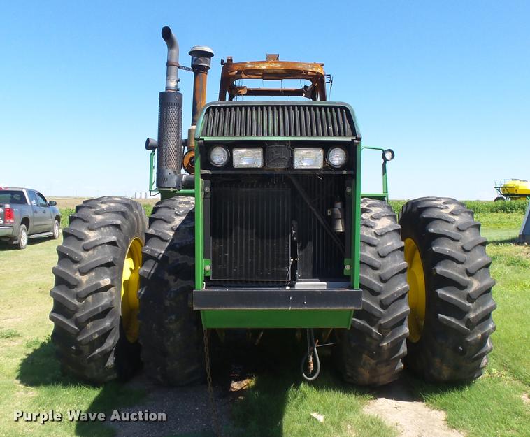 image for item DC3932 1995 John Deere 8570 tractor
