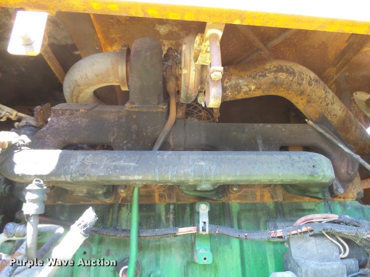 image for item DC3932 1995 John Deere 8570 tractor