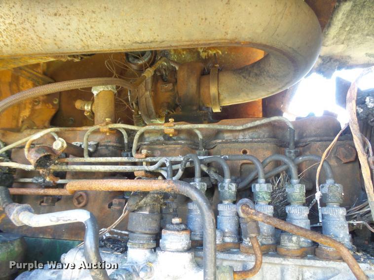 image for item DC3932 1995 John Deere 8570 tractor