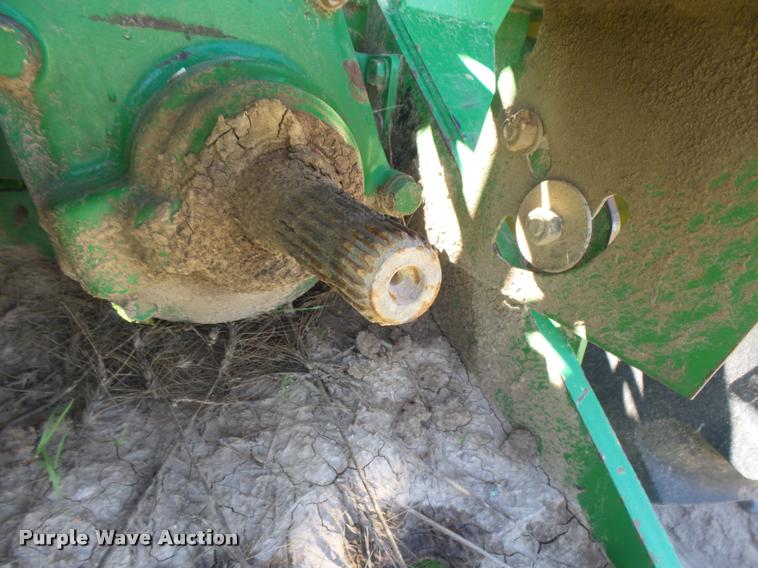 image for item DC3932 1995 John Deere 8570 tractor