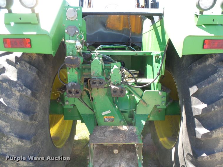 image for item DC3932 1995 John Deere 8570 tractor