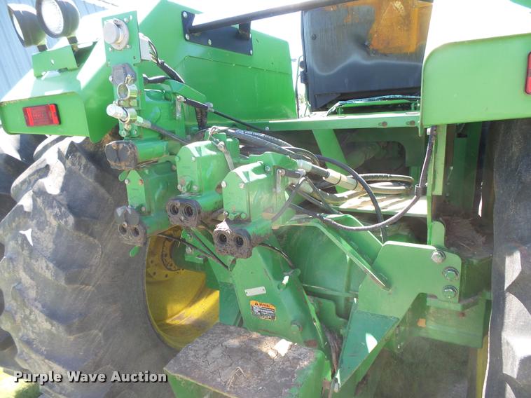 image for item DC3932 1995 John Deere 8570 tractor