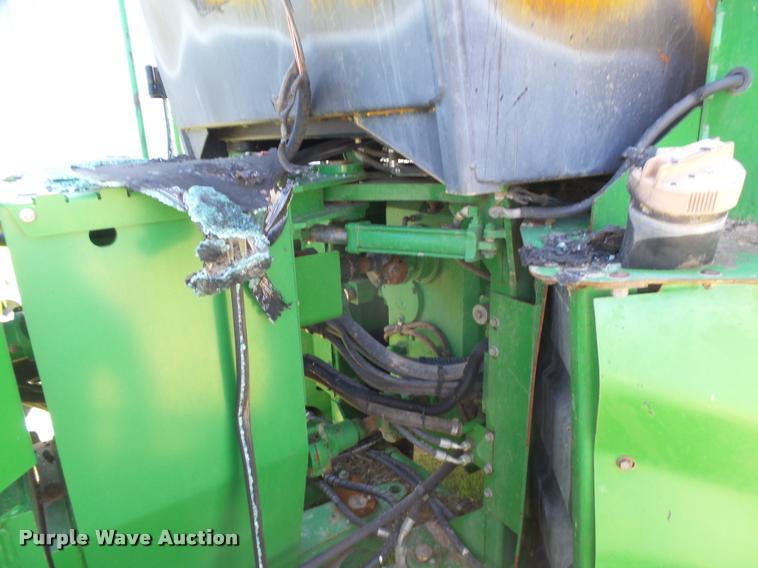 image for item DC3932 1995 John Deere 8570 tractor