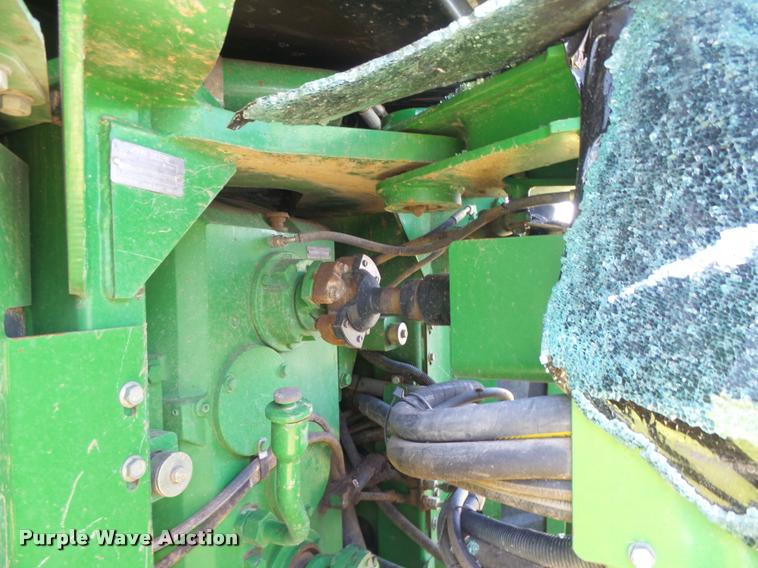 image for item DC3932 1995 John Deere 8570 tractor