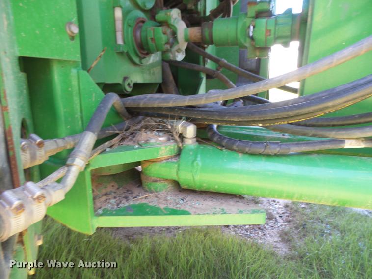 image for item DC3932 1995 John Deere 8570 tractor