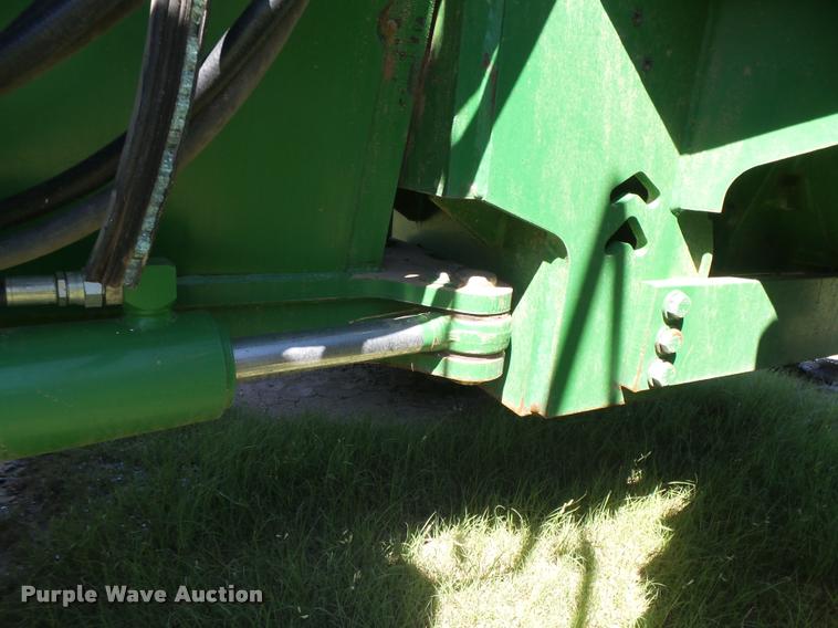 image for item DC3932 1995 John Deere 8570 tractor