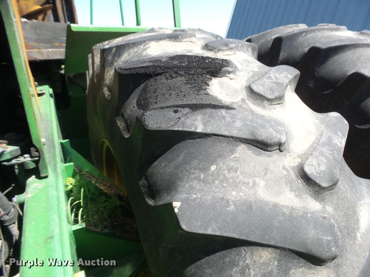 image for item DC3932 1995 John Deere 8570 tractor