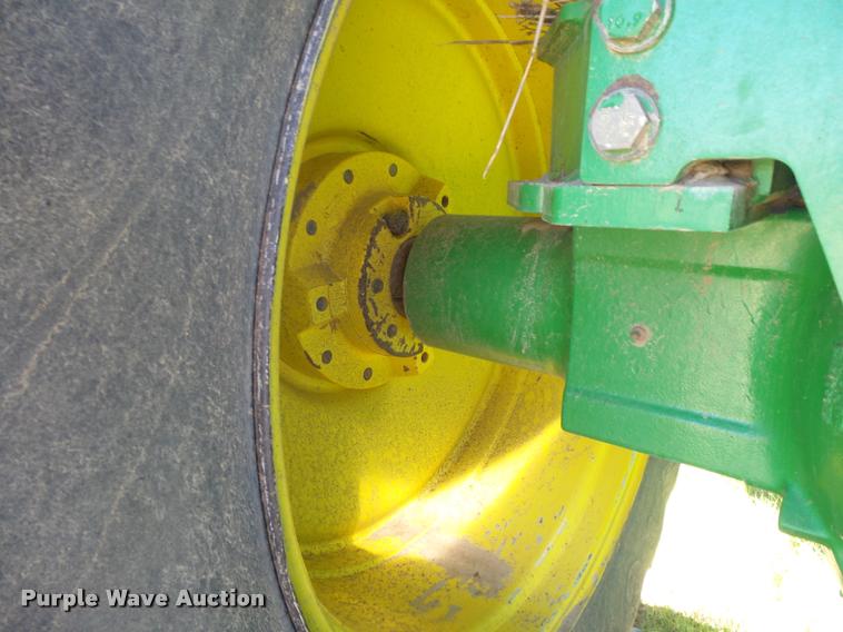 image for item DC3932 1995 John Deere 8570 tractor