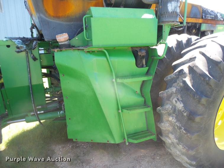 image for item DC3932 1995 John Deere 8570 tractor