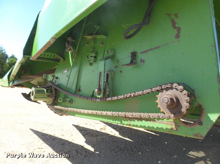image for item DC3935 1985 John Deere 853A all crop head