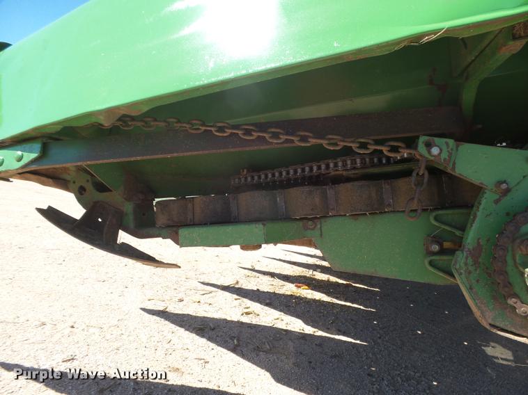 image for item DC3935 1985 John Deere 853A all crop head