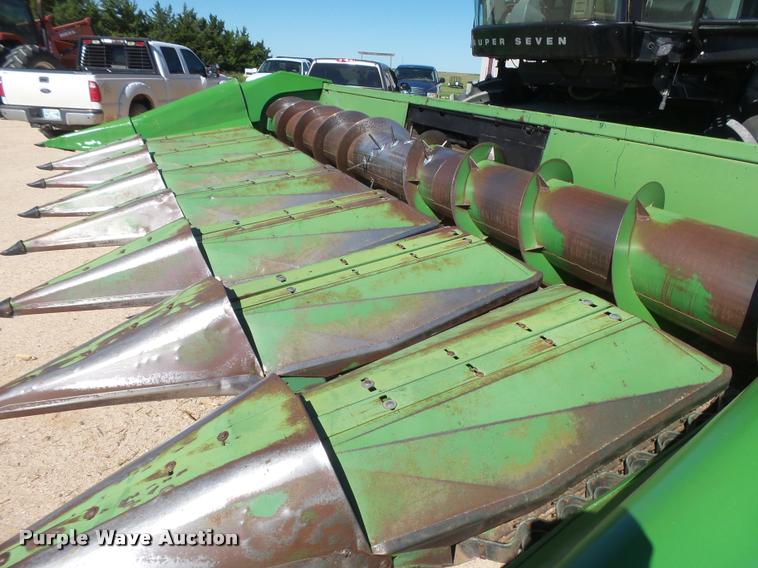 image for item DC3935 1985 John Deere 853A all crop head