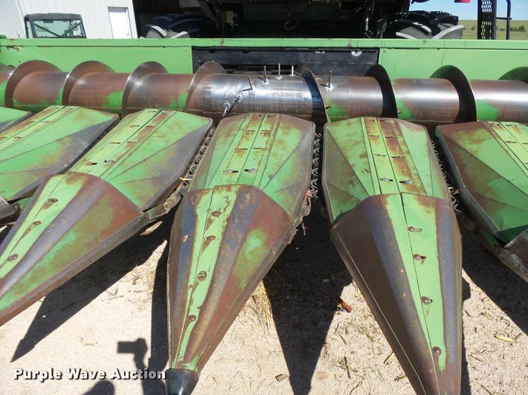 image for item DC3935 1985 John Deere 853A all crop head