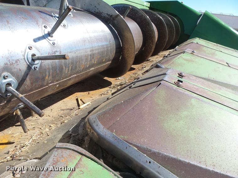 image for item DC3935 1985 John Deere 853A all crop head