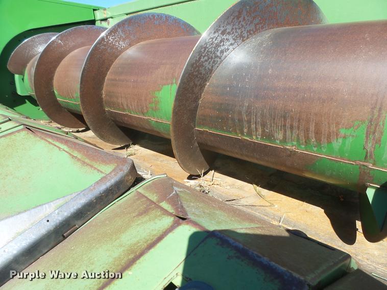 image for item DC3935 1985 John Deere 853A all crop head