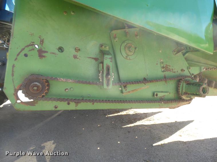 image for item DC3935 1985 John Deere 853A all crop head