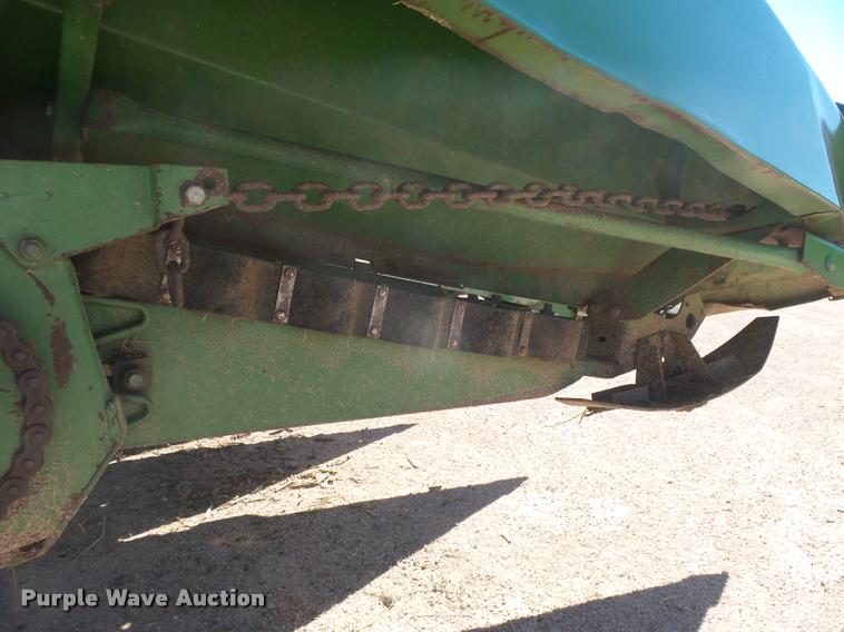 image for item DC3935 1985 John Deere 853A all crop head