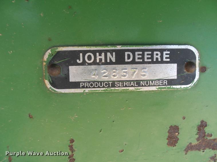image for item DC3935 1985 John Deere 853A all crop head