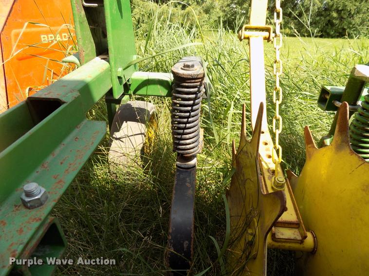 image for item DC4940 John Deere 825 field cultivator