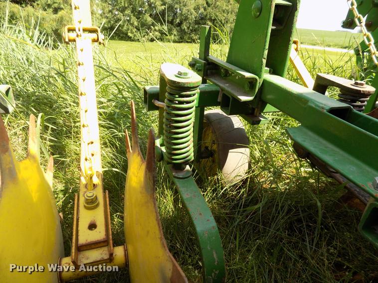 image for item DC4940 John Deere 825 field cultivator