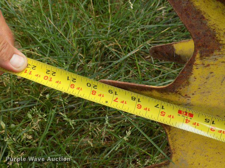 image for item DC4940 John Deere 825 field cultivator