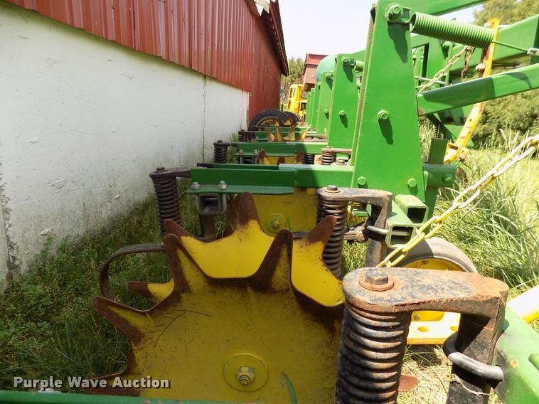 image for item DC4940 John Deere 825 field cultivator