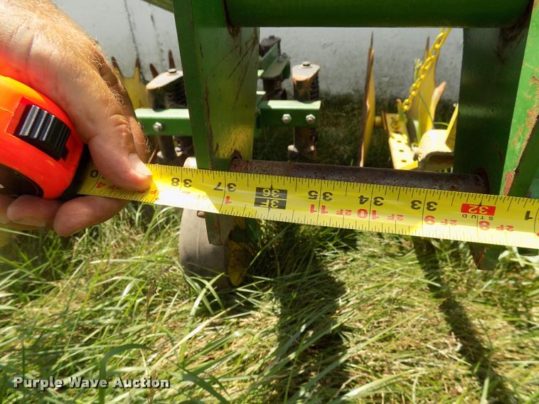 image for item DC4940 John Deere 825 field cultivator