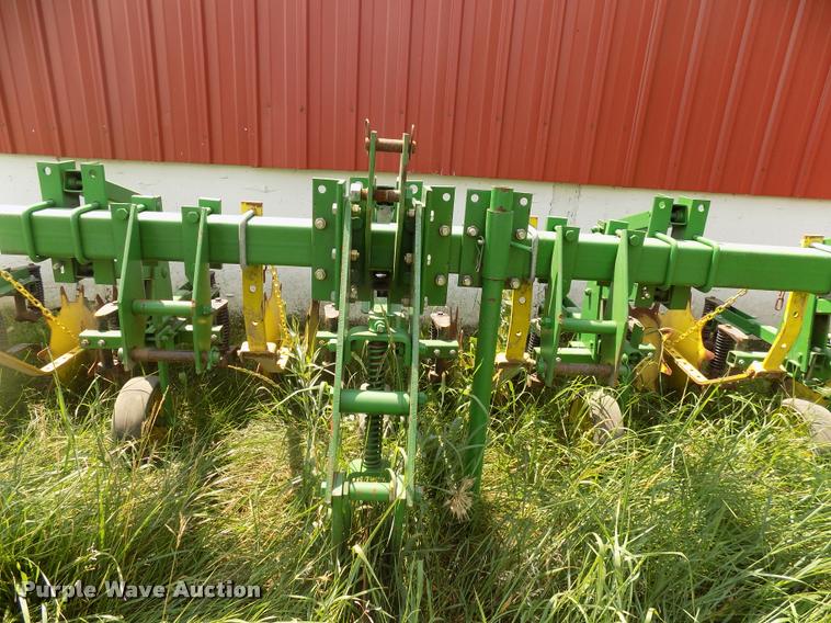 image for item DC4940 John Deere 825 field cultivator