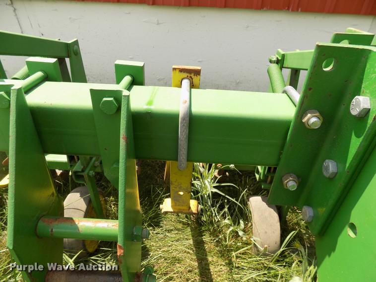 image for item DC4940 John Deere 825 field cultivator