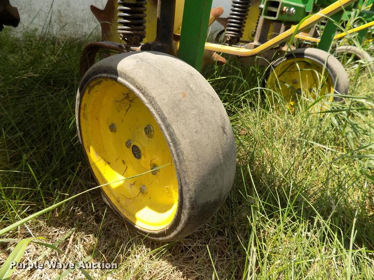 image for item DC4940 John Deere 825 field cultivator